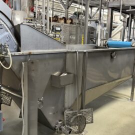 Surge Dip Tank W/Incline Flighted Belt Conveyor