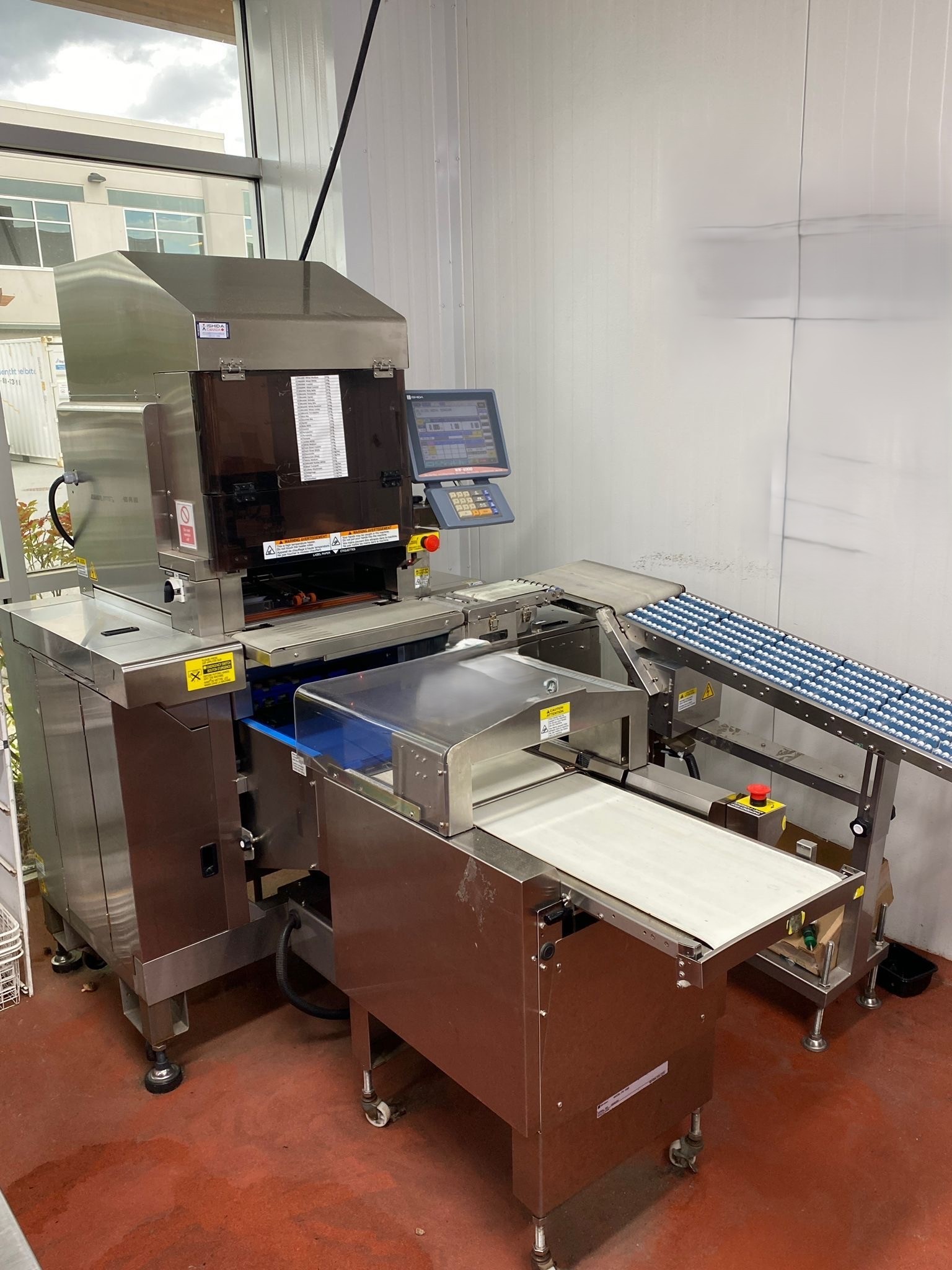 Ishida AutoTray Wrapper, Weigher and Label Machine