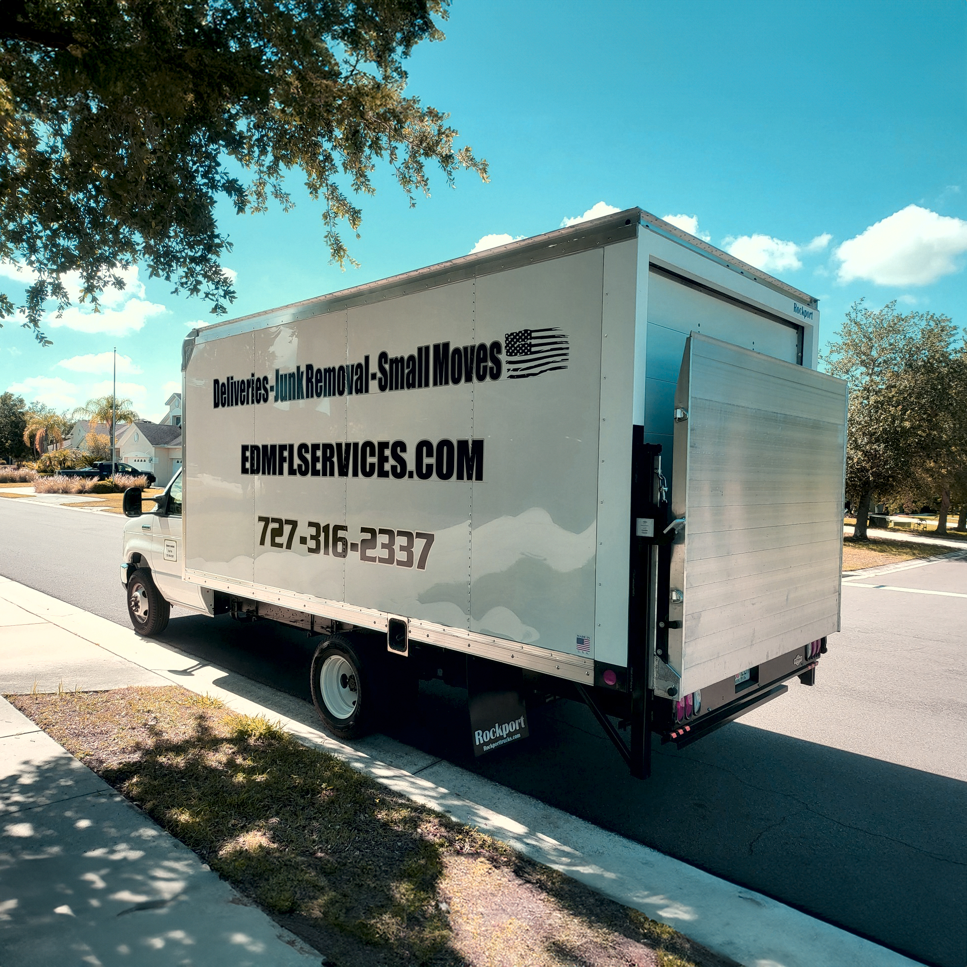 Diligent Services logo