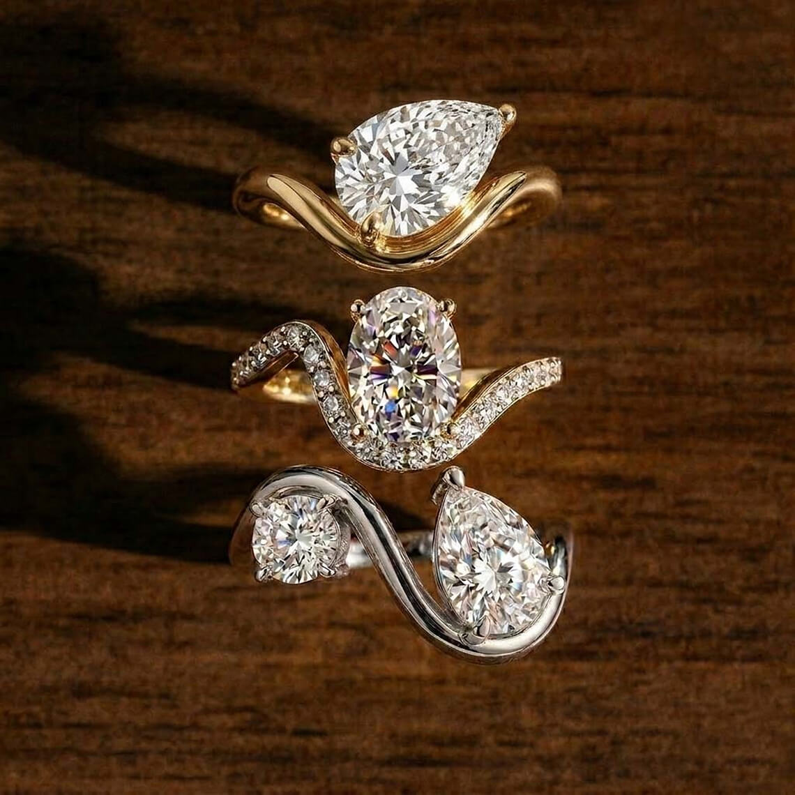Pear-shaped Diamond Rings
