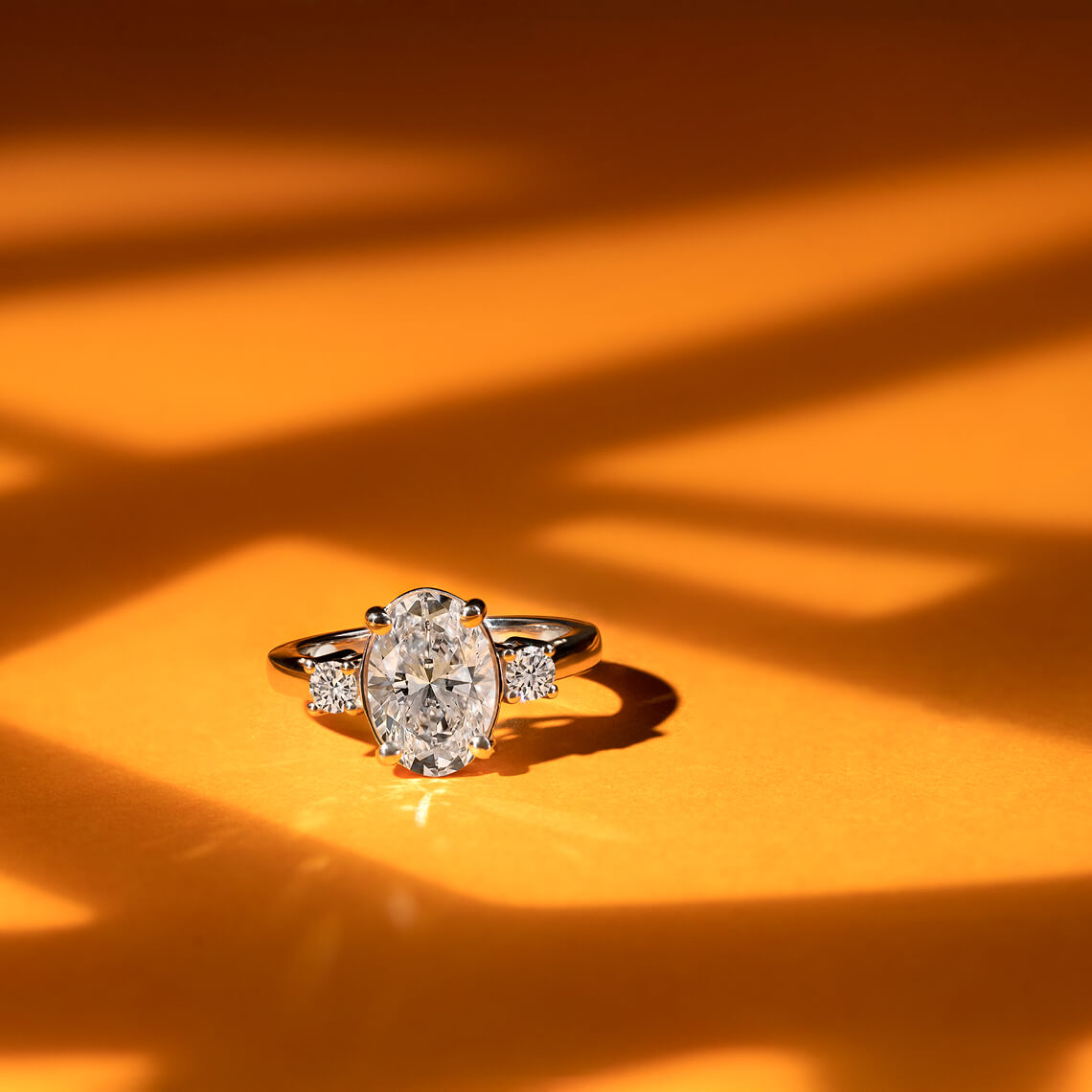 Oval engagement rings