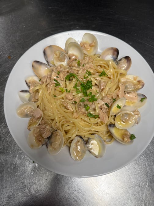 Linguini W/ Clam Sauce