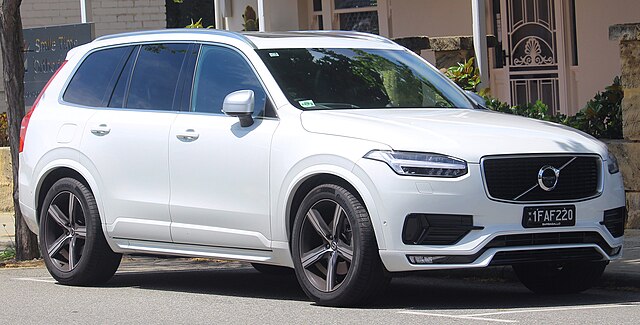 640px-2018_Volvo_XC90_T6_R-Design_wagon_2018-10-29_01.jpg