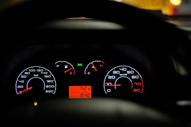 car-dashboard-2667434_640-1-1.jpg