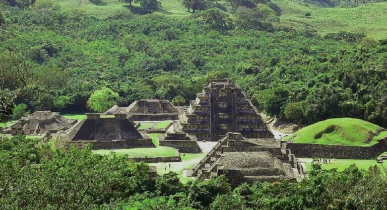 Pirámide en Tren Maya