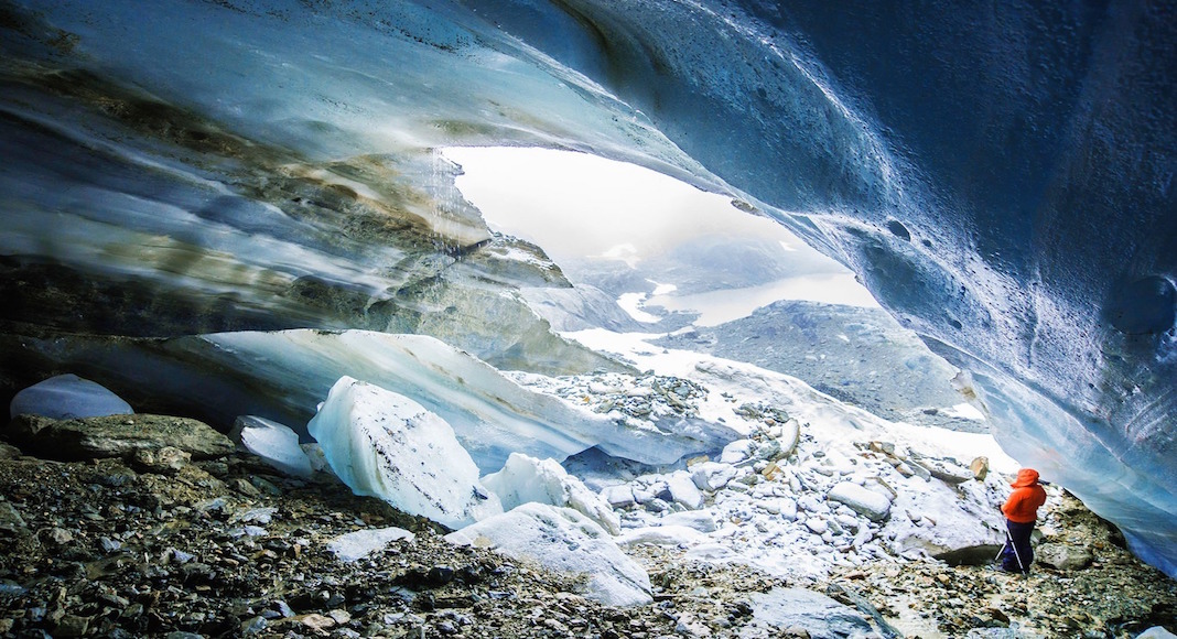 Cuevas del Glaciar Alvear