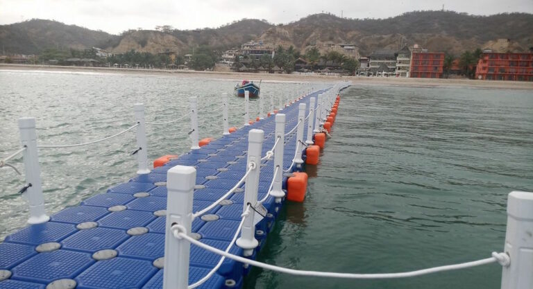 muelle flotante y ecofriendly de Perú