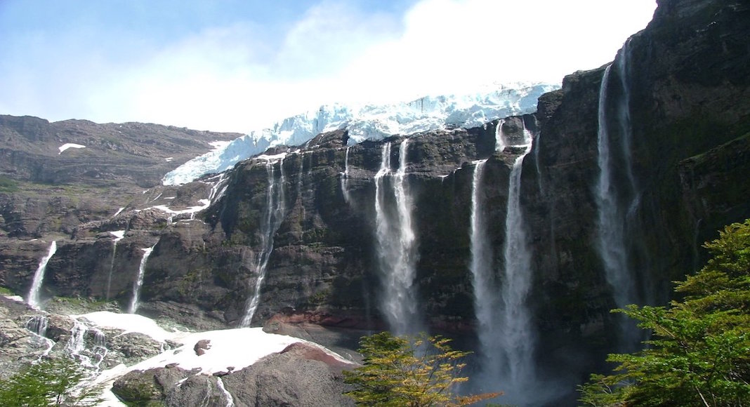 Mirador Glaciar Castaño Overo en el Cerro Tronador