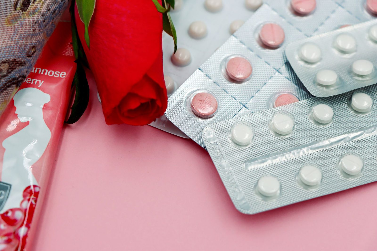 Hormonal Acne in Women: Causes, Treatments, and Skincare