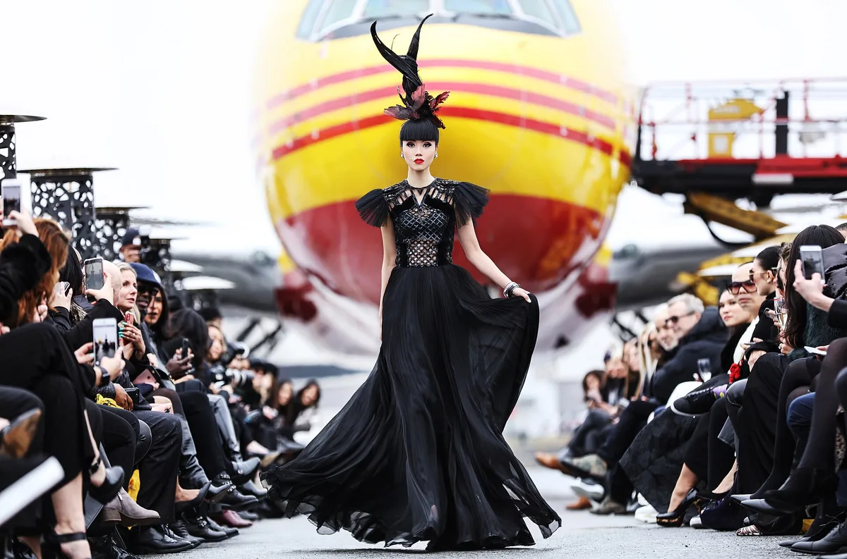 How to Read a Fashion Week Runway Review Like an Insider