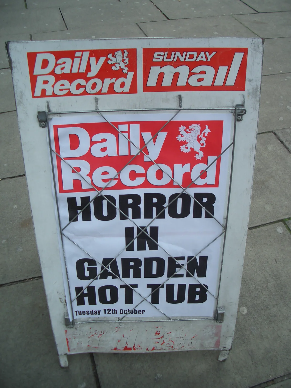 The Daily Mail Effect: How Tabloid Headlines Shape Coverage