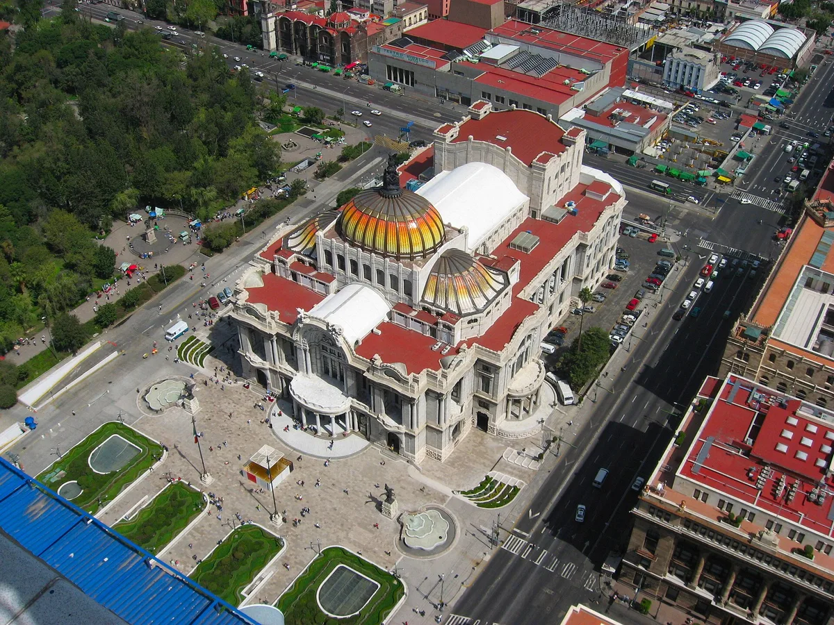 A First-Timer's Guide to Mexico City: Neighborhoods, Food, and Transit
