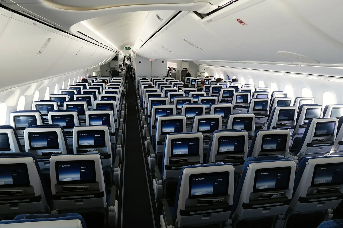 Gulf Air Hubs and the Economics of Connecting Flights