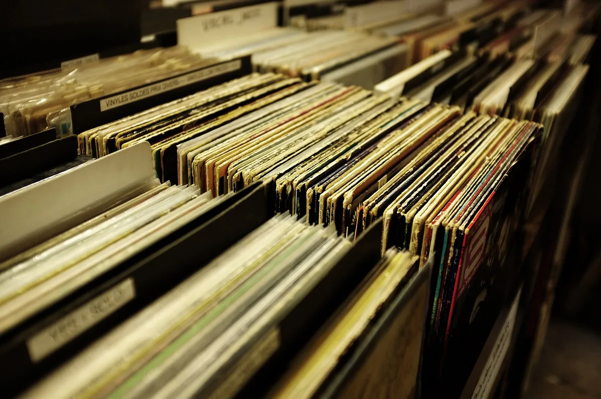 Building a Home Bookshelf for Your Vinyl Collection