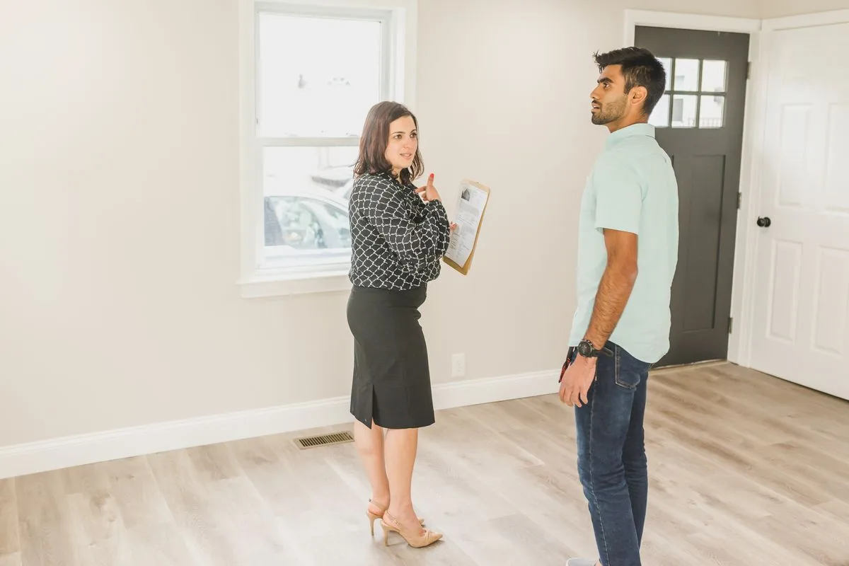 What a three-year agent's playbook teaches about picking any service professional