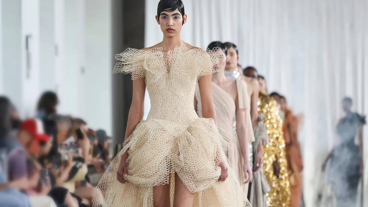 Anatomy of Identity: Lever Couture Debuts in Paris
