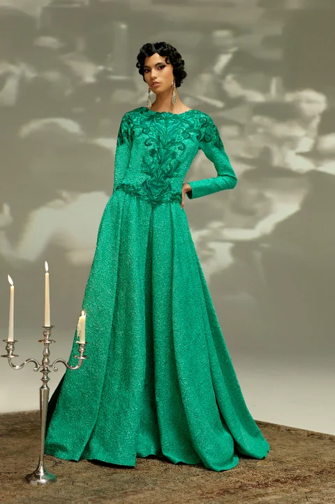 New York Fashion Week: Tadashi Shoji Premiers Spring 2022 Collection