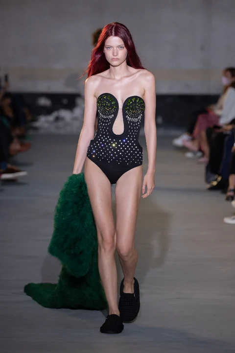 Numero Ventuno Presented SS22 WOMEN’S/MEN’S COLLECTION “TEMPTATIONS” during Milan Fashion Week 2021