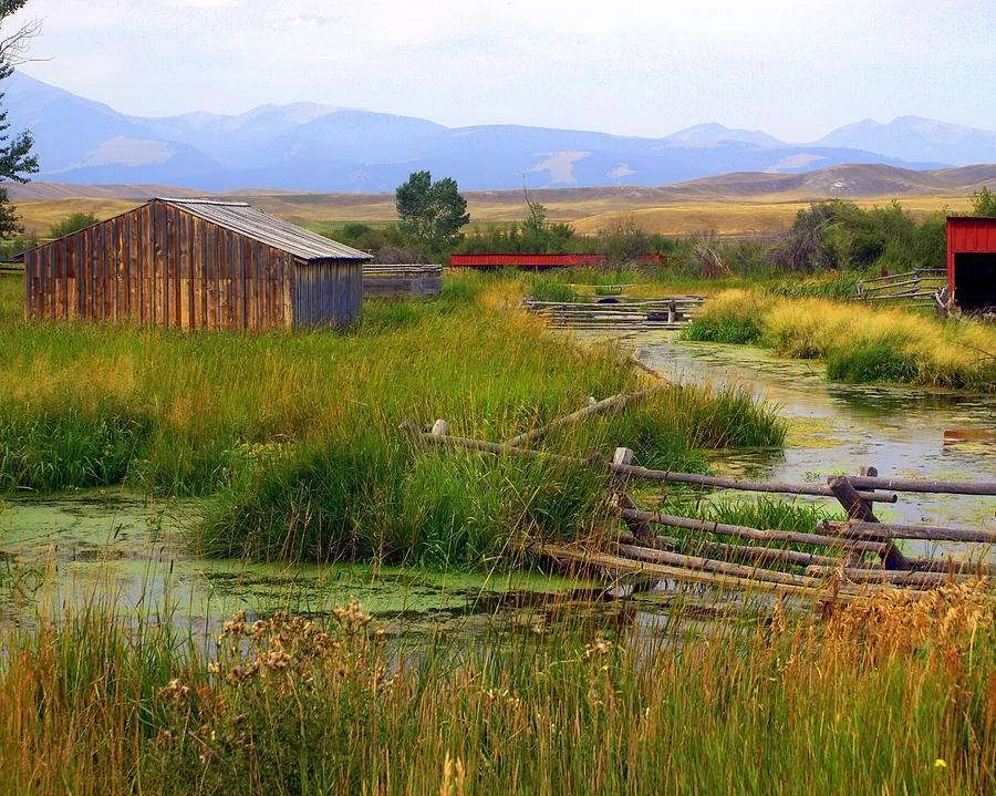 grant-khors-ranch-deer-lodge-mt-marty-koch - Western Ranch Brokers Wood cabin along a winding river in Deer Lodge Montana