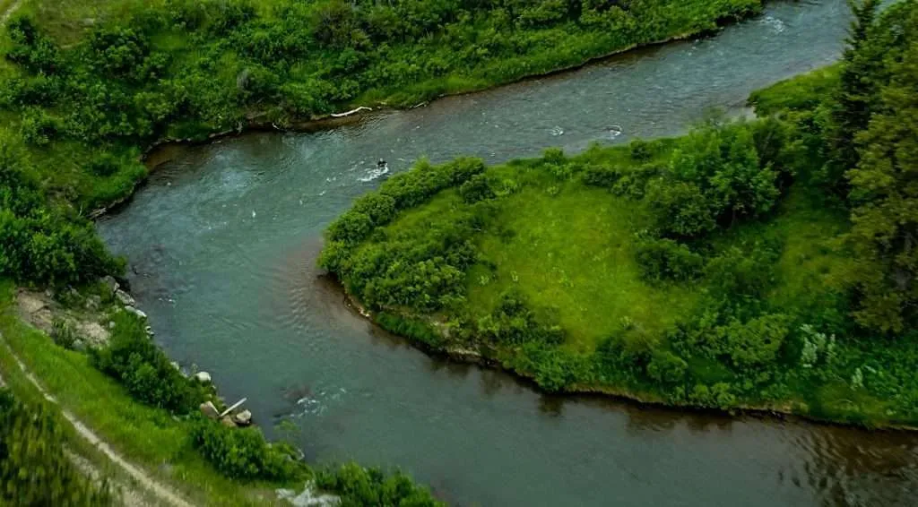 Western Ranch Brokers - Western Ranch Brokers Hanover River Overview of curved river