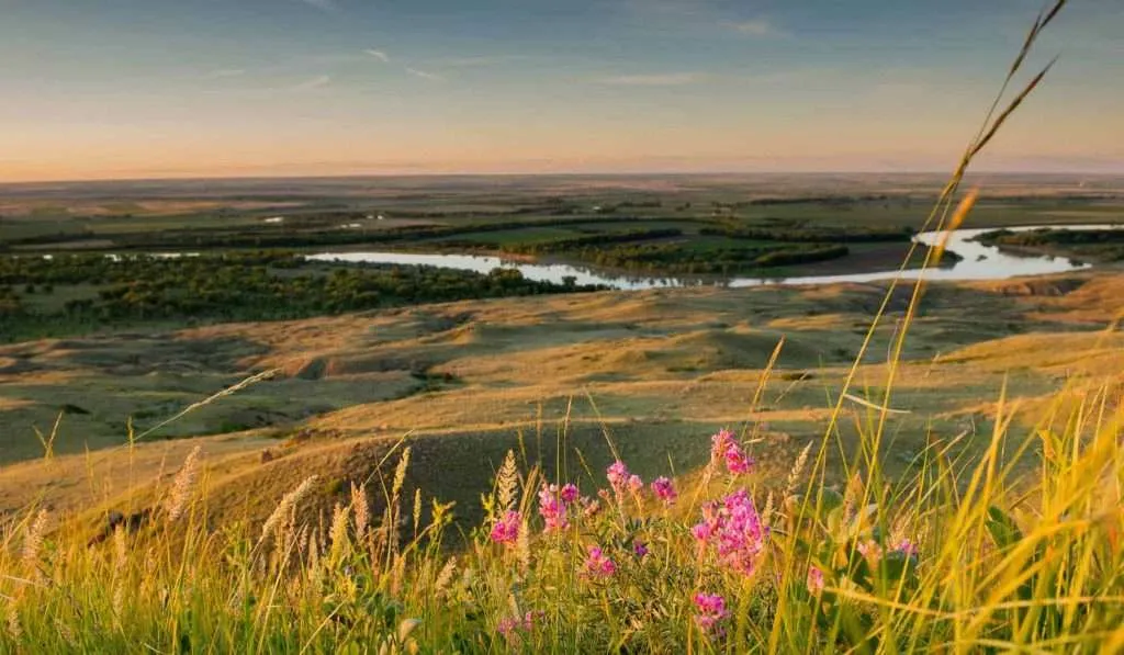 Milk River, near Fort Peck - Western Ranch Brokers The Milk River in Montana at sunset