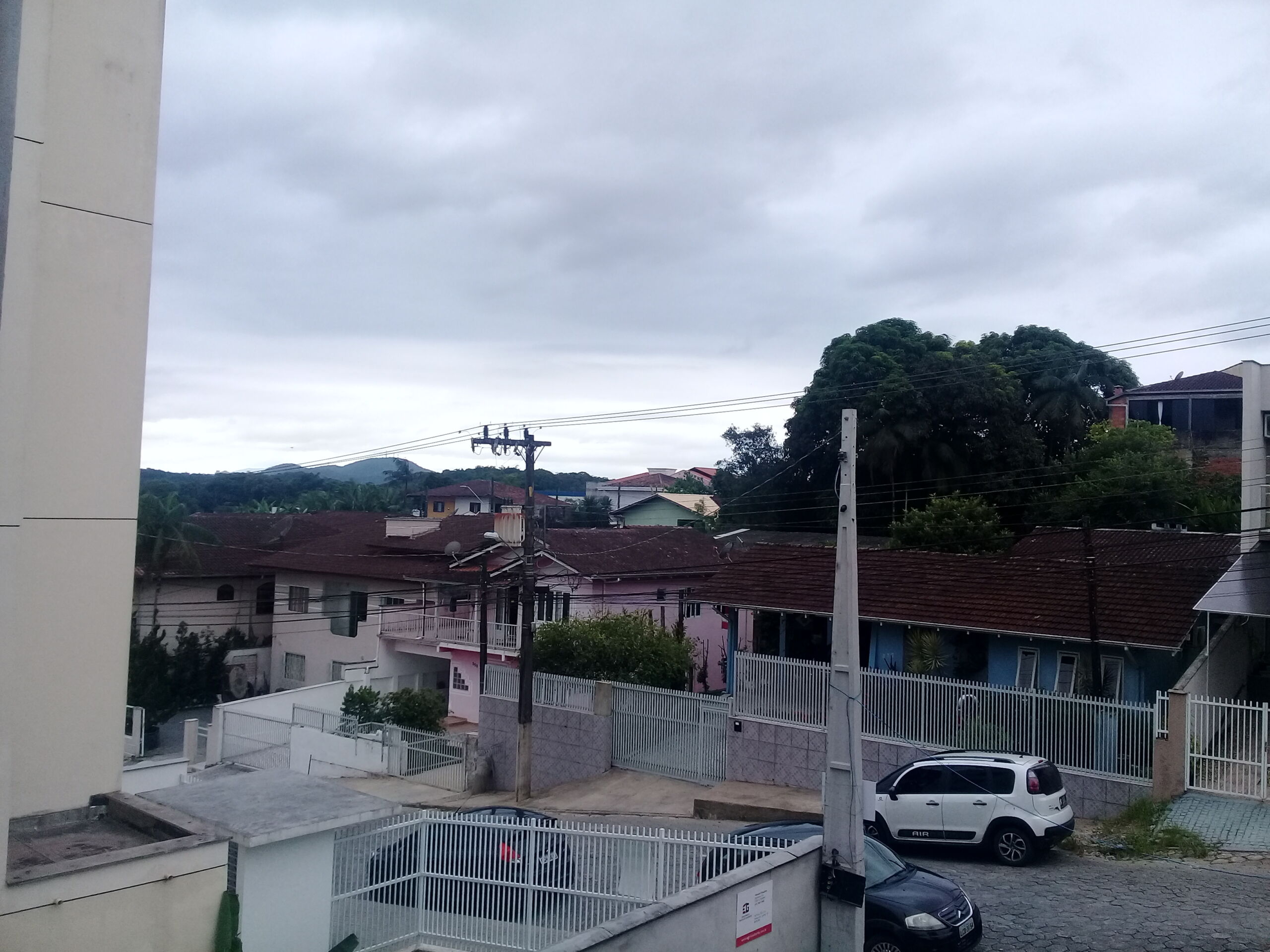 Sobrado Geminado – 3 dormitórios(1 suite) – Lugar alto – Vista panorâmica – Nova Brasília