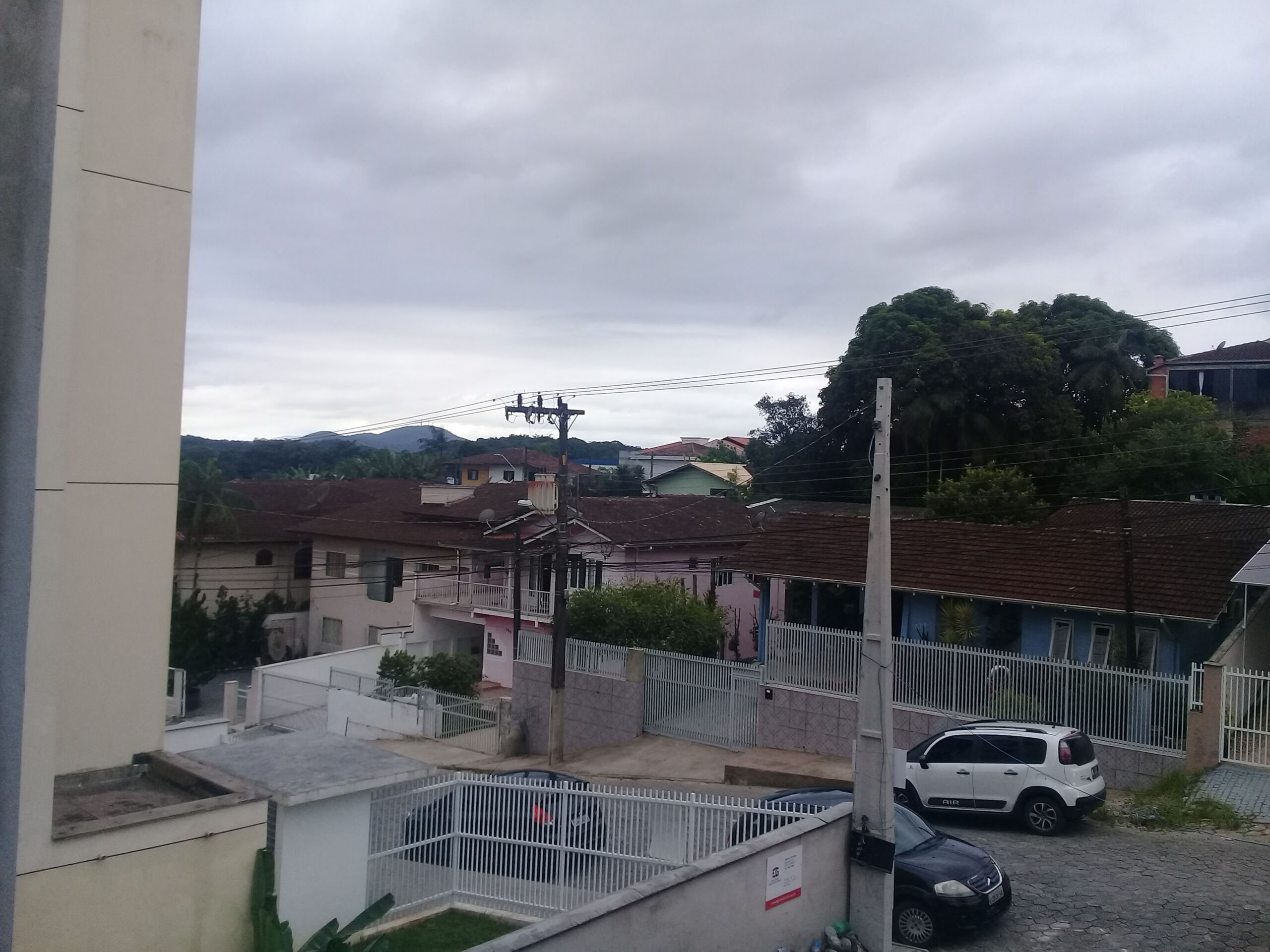 Sobrado Geminado – 3 dormitórios(1 suite) – Lugar alto – Vista panorâmica – Nova Brasília