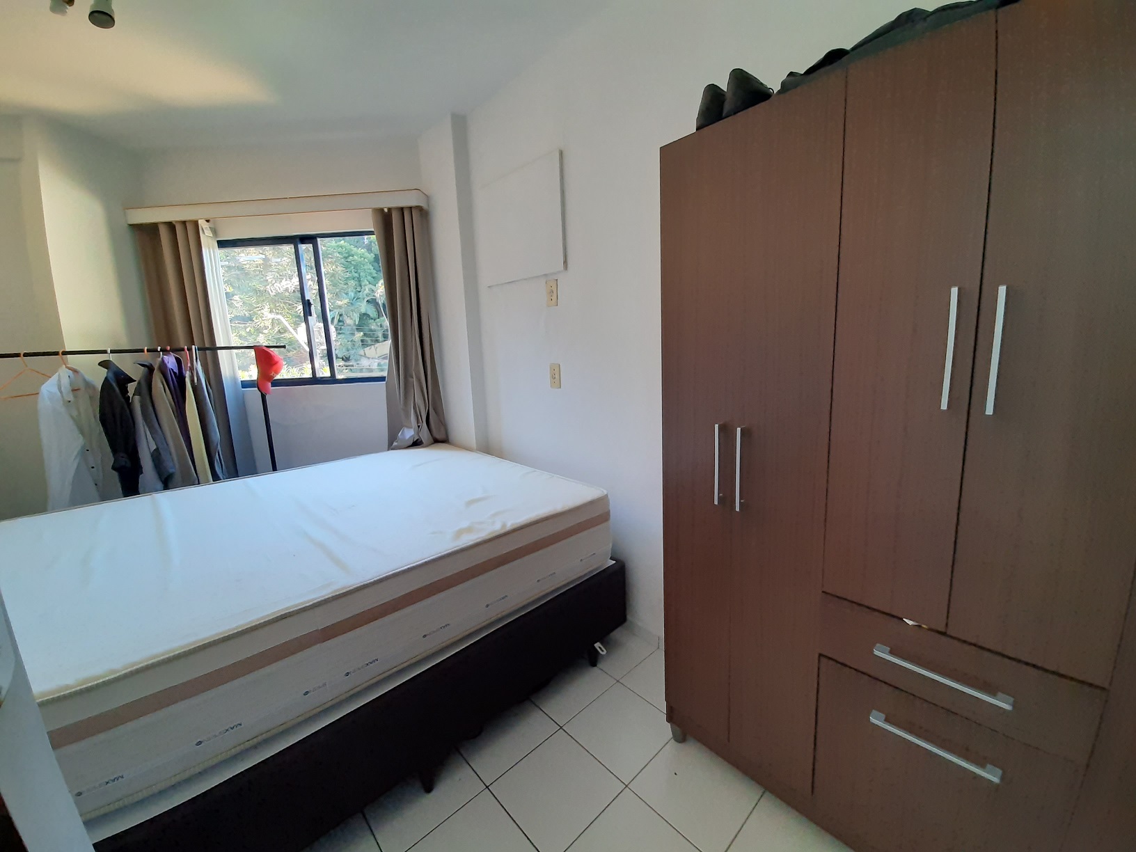 Apartamento – 1 dormitório – 1 vaga – semimobiliado – vista livre – Santo Antonio