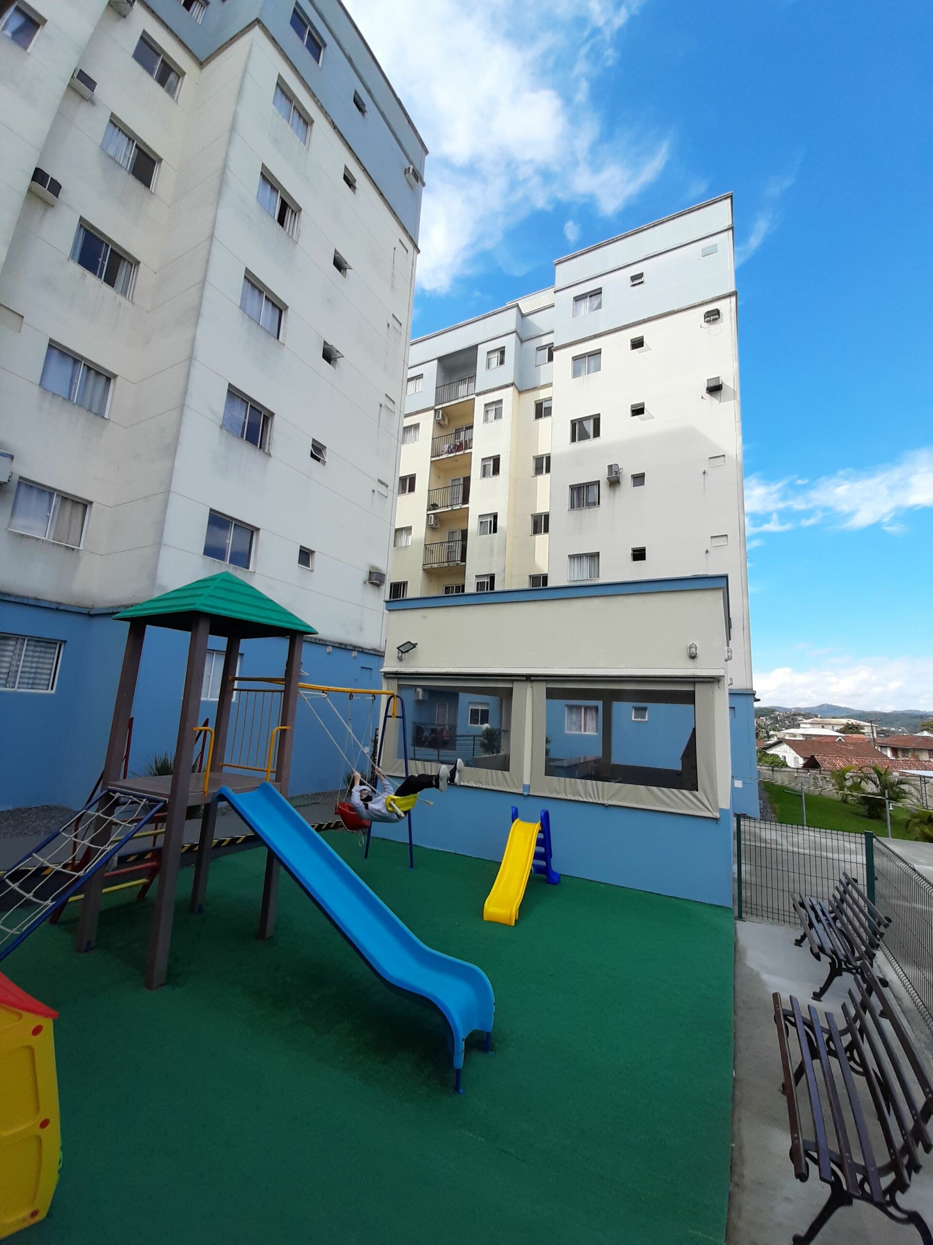 Apartamento – 2 dormitórios – Elevador – Petrópolis