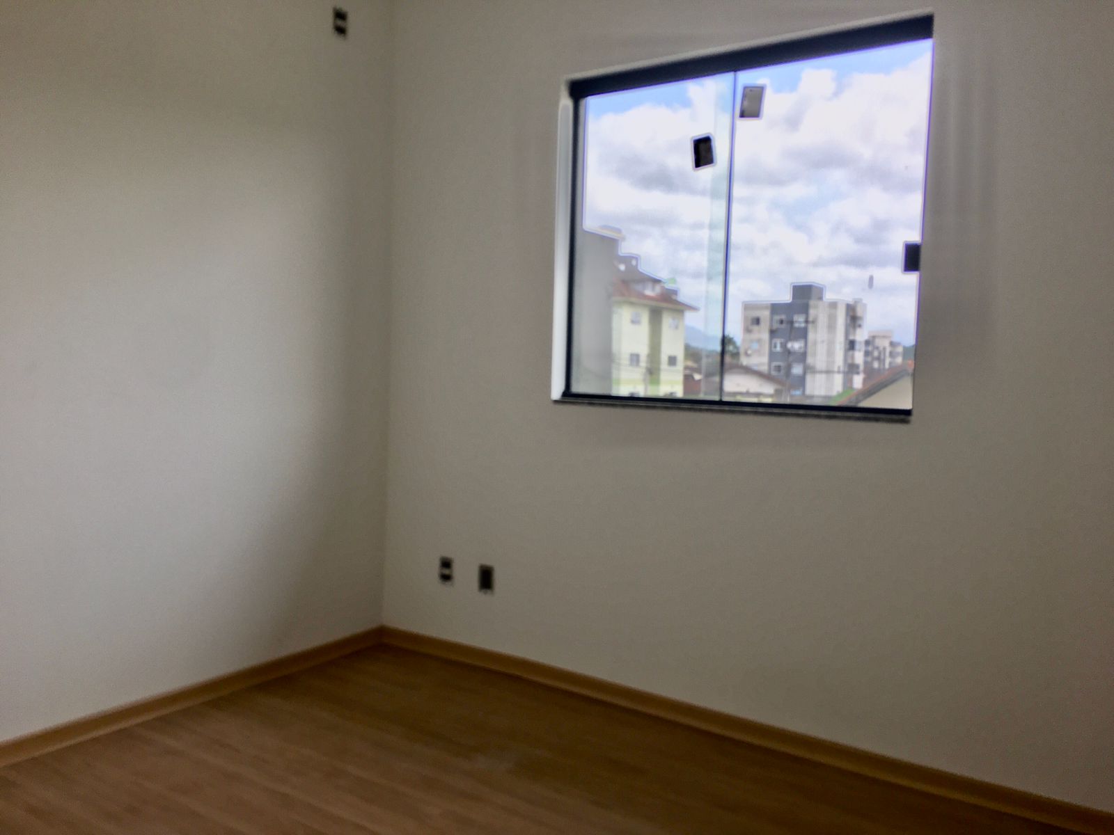 Sobrado Geminado – 3 dormitórios (1 suite) – Em condomínio – Vila Nova