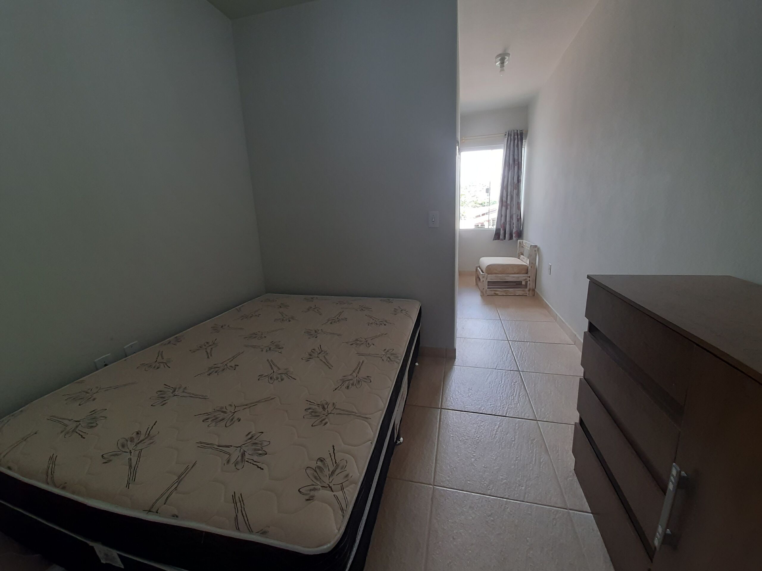 Sobrado geminado – mobiliado – 3 dormitórios – a 4 quadras da praia – Balneário Piçarras