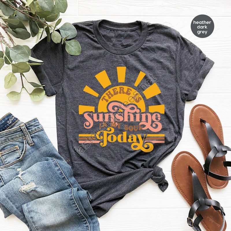 Retro There Is Sunshine In My Soul Today Shirts For Women Boho Hippie Sunshine Beach Summer Graphic Tees Aesthetic Summer Girls Trip Shirt