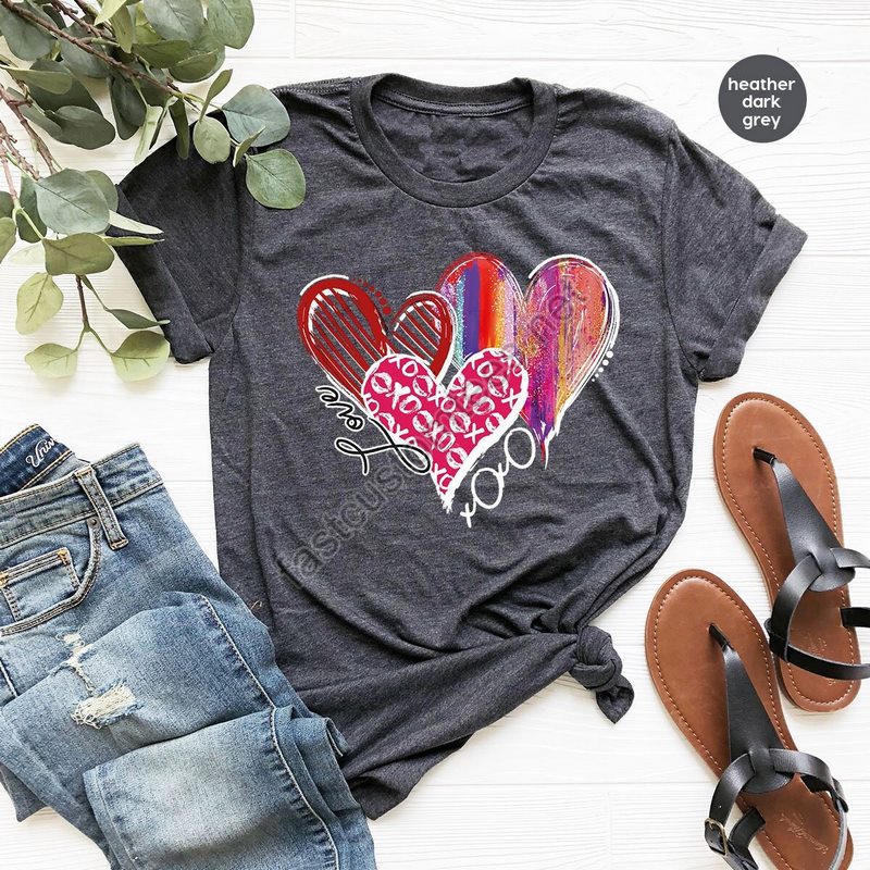 Valentine Heart Shirt Love Valentine T-shirt Retro Valentines Day Crewneck Sweatshirt Gift For Fiancee Couple Gifts Gift For Her