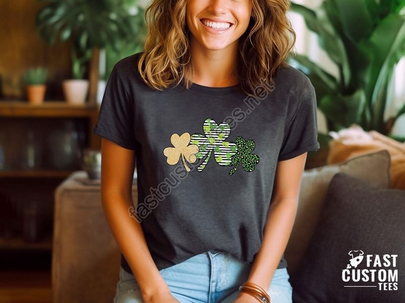 St Patrick's Four-leaf Clover Shirt Irish Gifts Retro Clover Graphic Tees Irish Crewneck Sweatshirt Saint Paddy's Tee Clover Lucky Tee