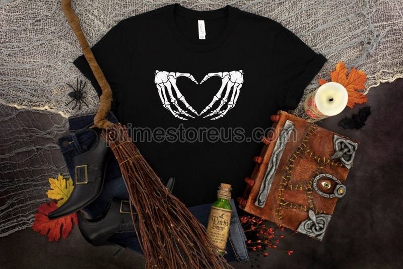 Skeleton Heart Shirt Skeleton Hand Heart Shirt Halloween Shirt Girls Halloween Tshirt Womens Halloween Tees Cute Halloween Shirt