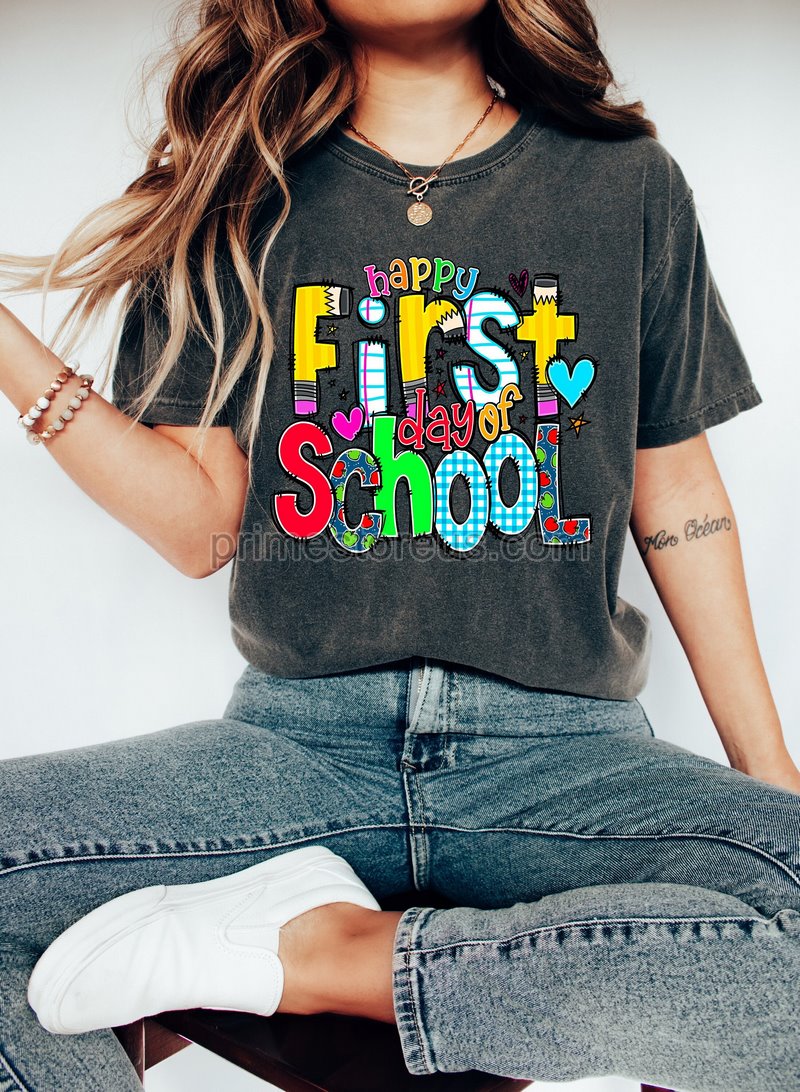 Happy First Day Of School Shirt Back To School Teacher T-shirtteacher Gift Kindergarten Teacher Teacher Appreciationback To School Shirt