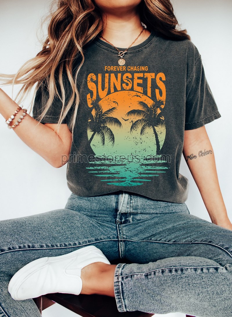 Retro Sunset Rays Wavy Shirt Vintage Shirt Retro Sunshine Shirt Sun Rays Tee Beachy Vibes Tee Retro Summer Time Sunset Tshirt