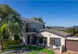 PROTEA HEIGHTS: MODERNISED 3 BEDROOM HOME FOR SALE