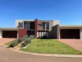 5 bedroom house for sale in Midstream Hill