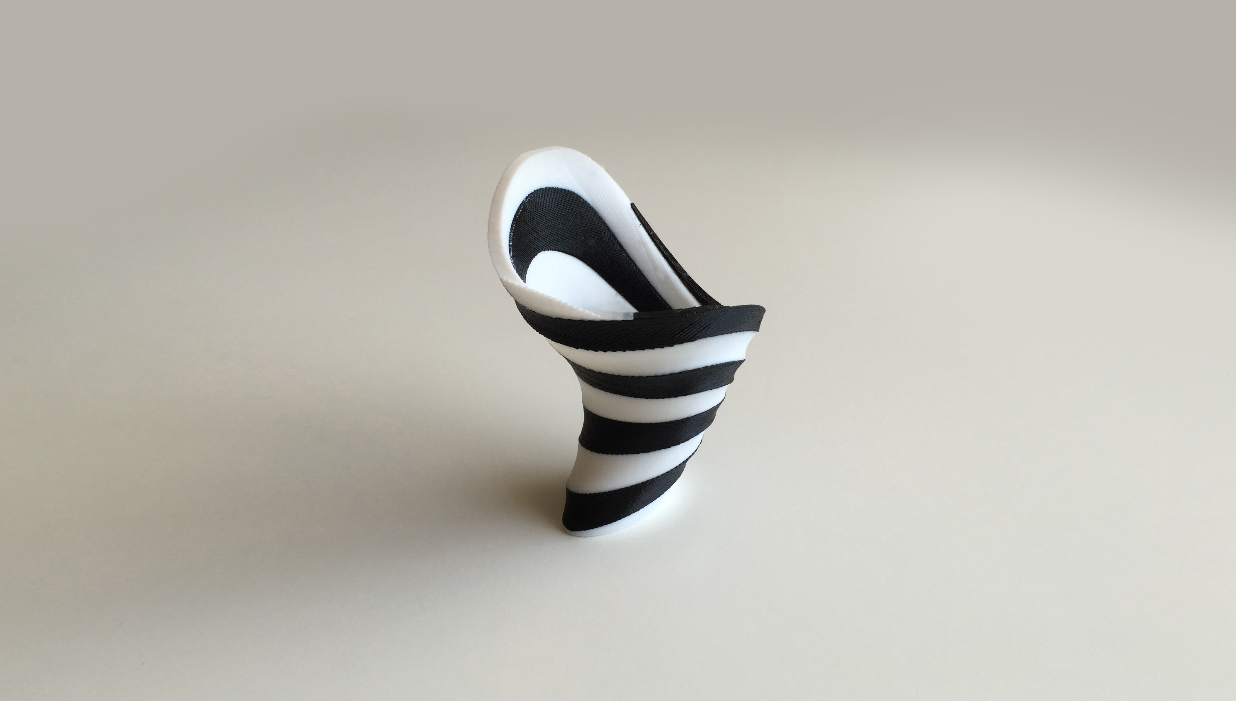 Zebra Vase (Dual Extrusion / 2 Color)