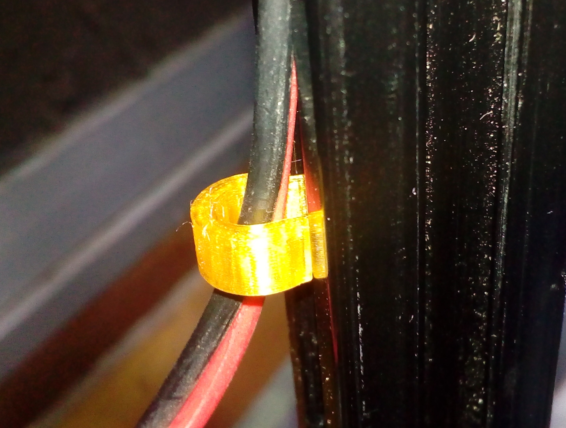 Wire clip for 2020 extrusion(for PETG filament)
