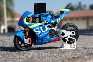 2016 SUZUKI GSX-RR 1:8 RACING RC MOTOGP VERSION 2