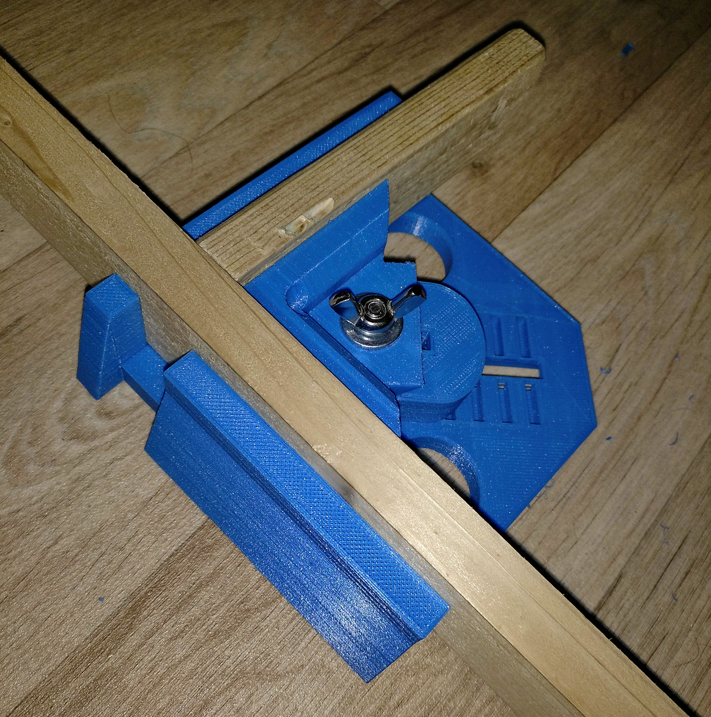 variable corner clamp