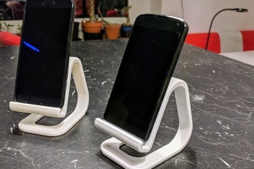 Universal Phone Stand (even for large phones)