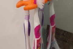 mirror clip toothbrush holder