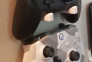 Controller Mount (Switch/Xbox/PS4/+) - No supports/one piece