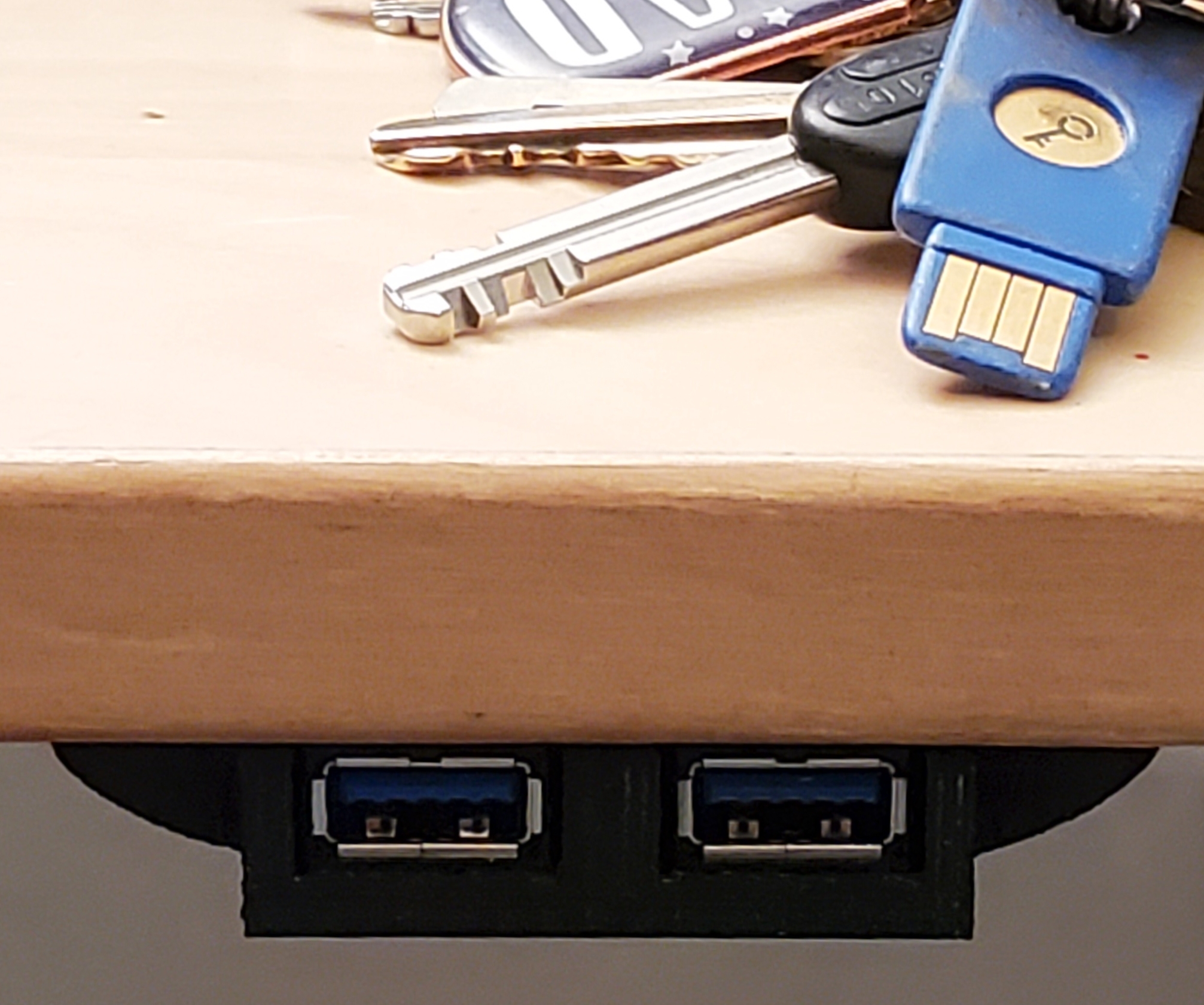 USB Desk Mount