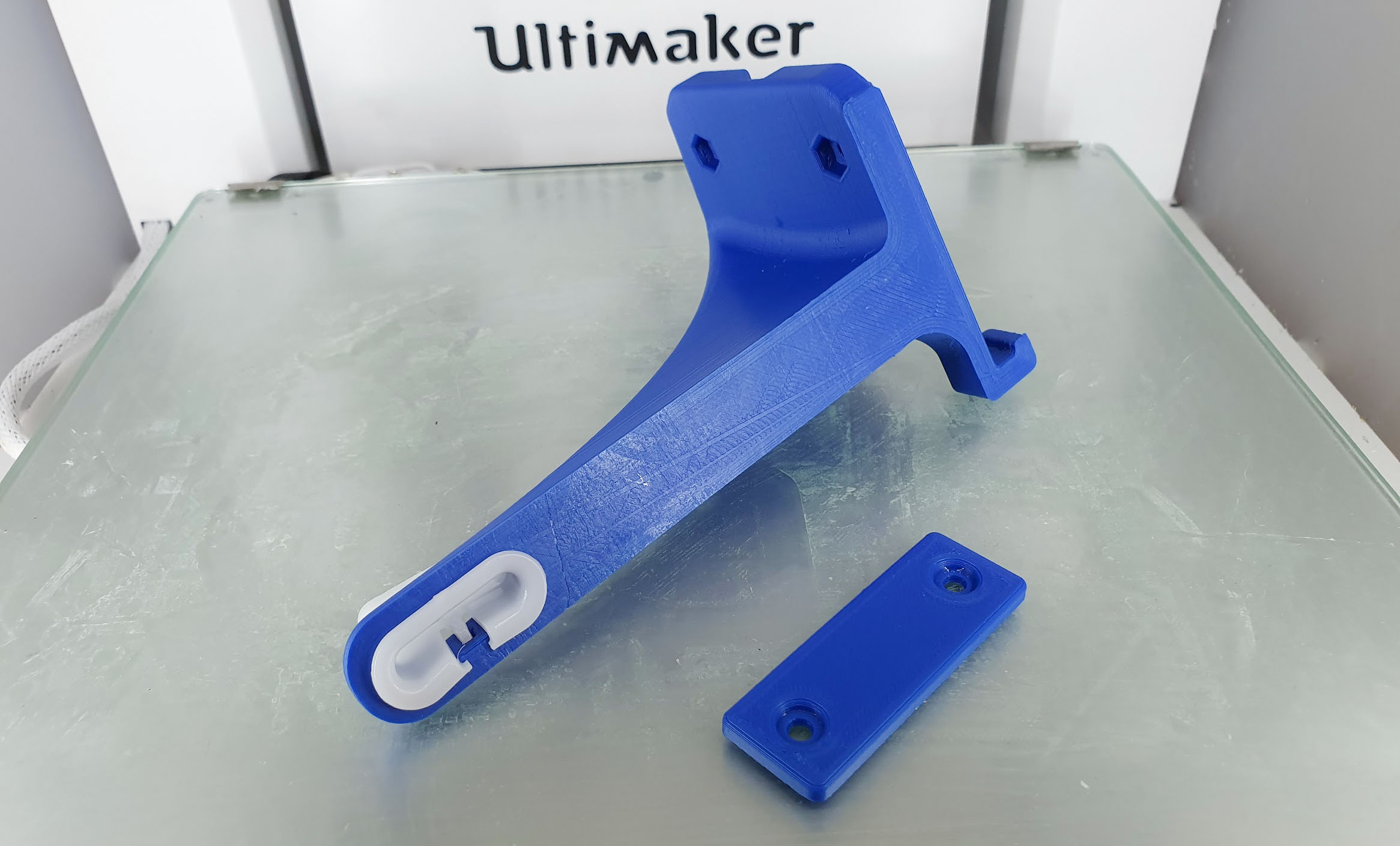 Fixed filament guide for Ultimaker 3
