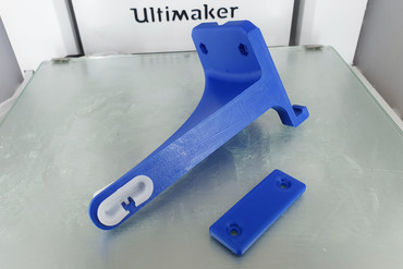 Fixed filament guide for Ultimaker 3