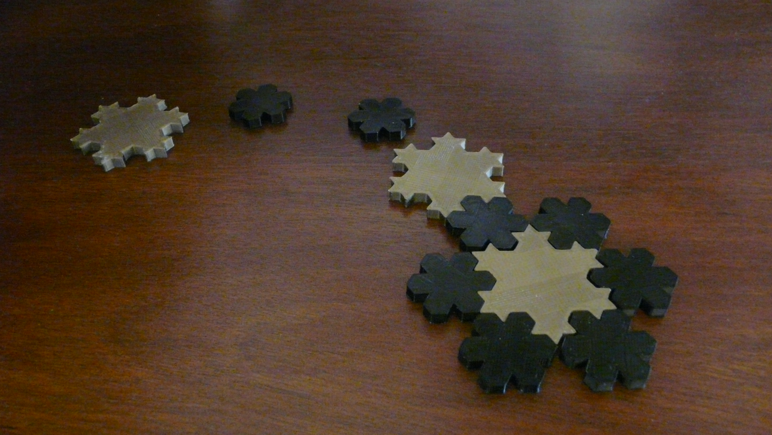  Infinite Puzzle - Koch Snowflakes